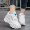 Zapatillas de deporte de plataforma blanca para mujer, zapatos deportivos de cuña oculta, de cuero, de lujo, de 7cm, para otoño, 2022